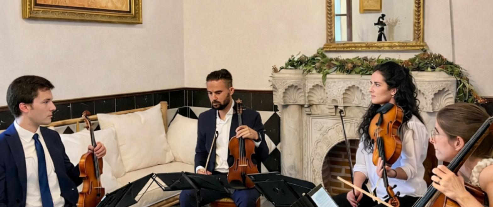 Cuarteto de cuerda de SolFaMi tocando durante el cóctel de una boda